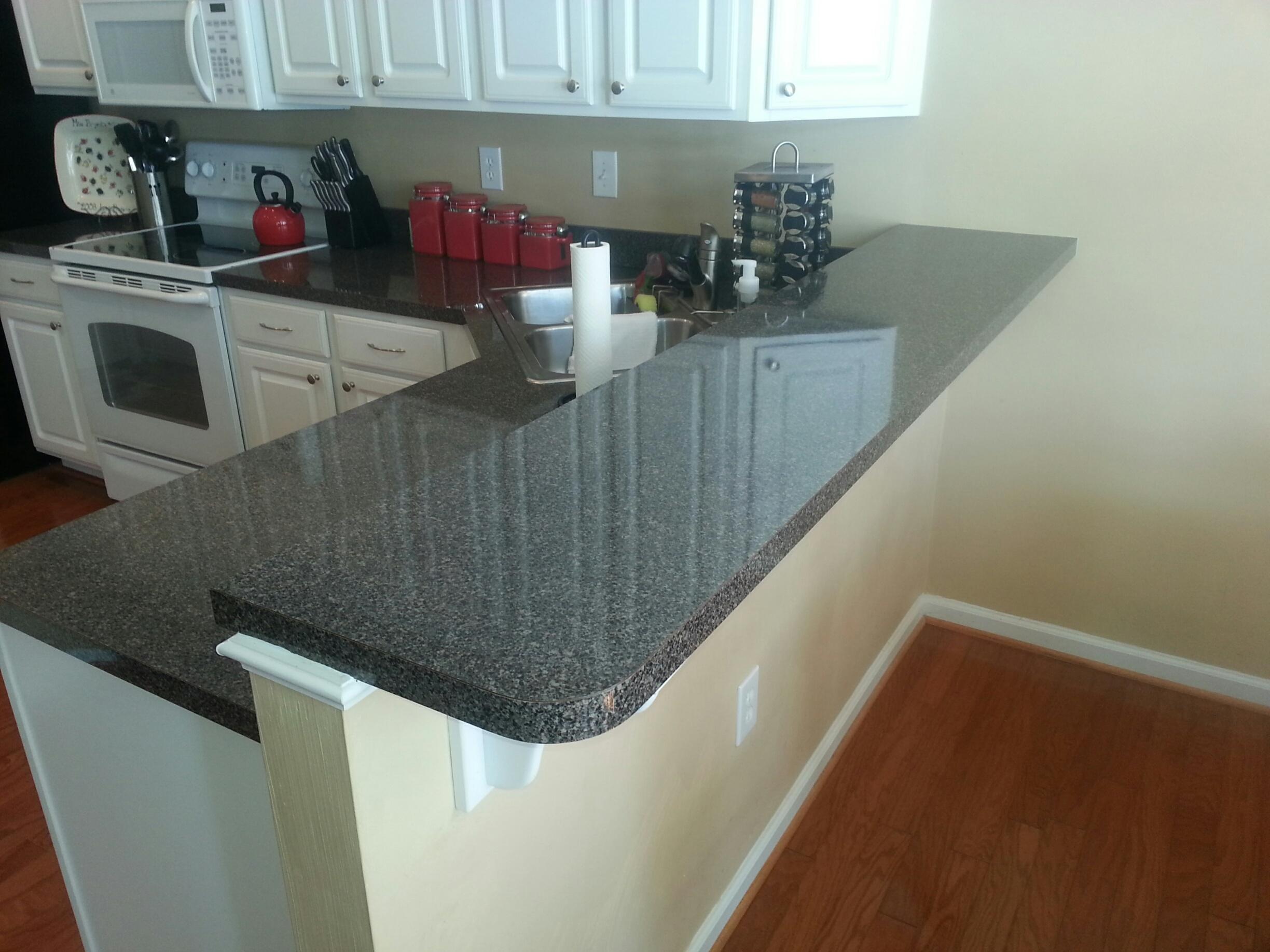 8704 Little Hoop Road Roanoke, VA 24019 - Photo 6 of 32 Kitchen Bar