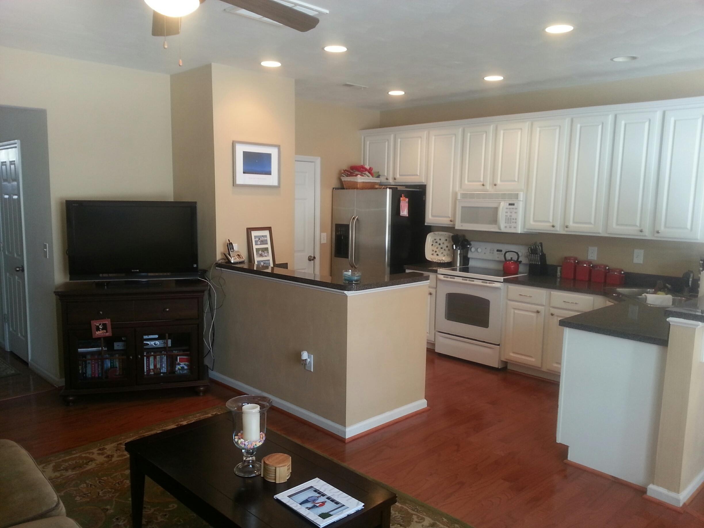 8704 Little Hoop Road Roanoke, VA 24019 - Photo 10 of 32 Kitchen