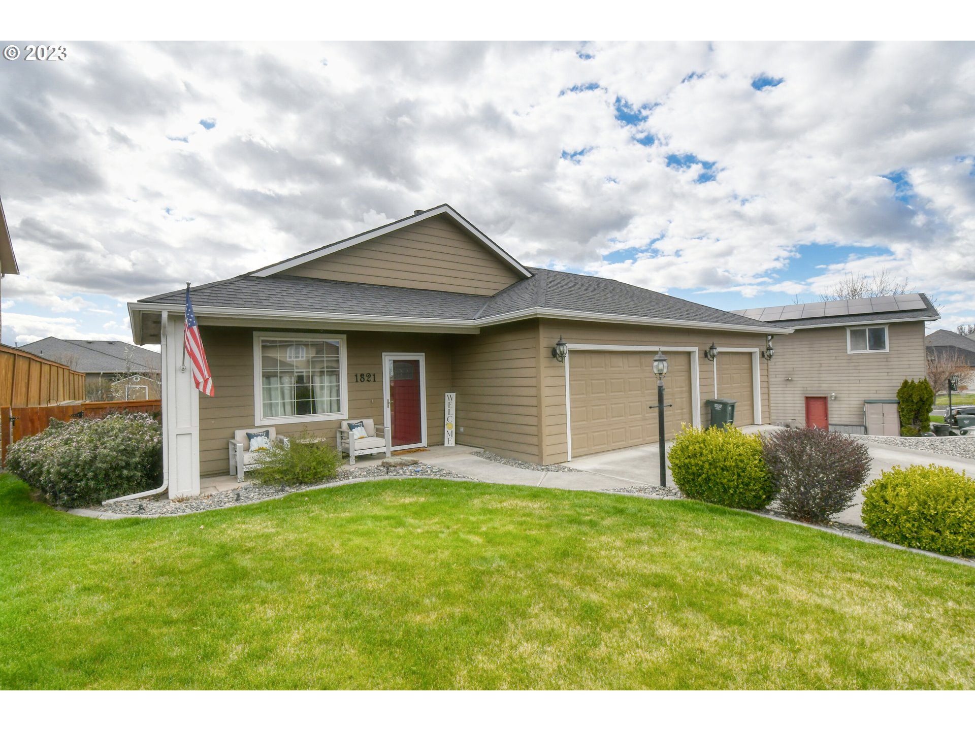 1821 Southwest 18th Street Pendleton, OR 97801 - Photo 1 of 29 a front view of house with yard and green space
