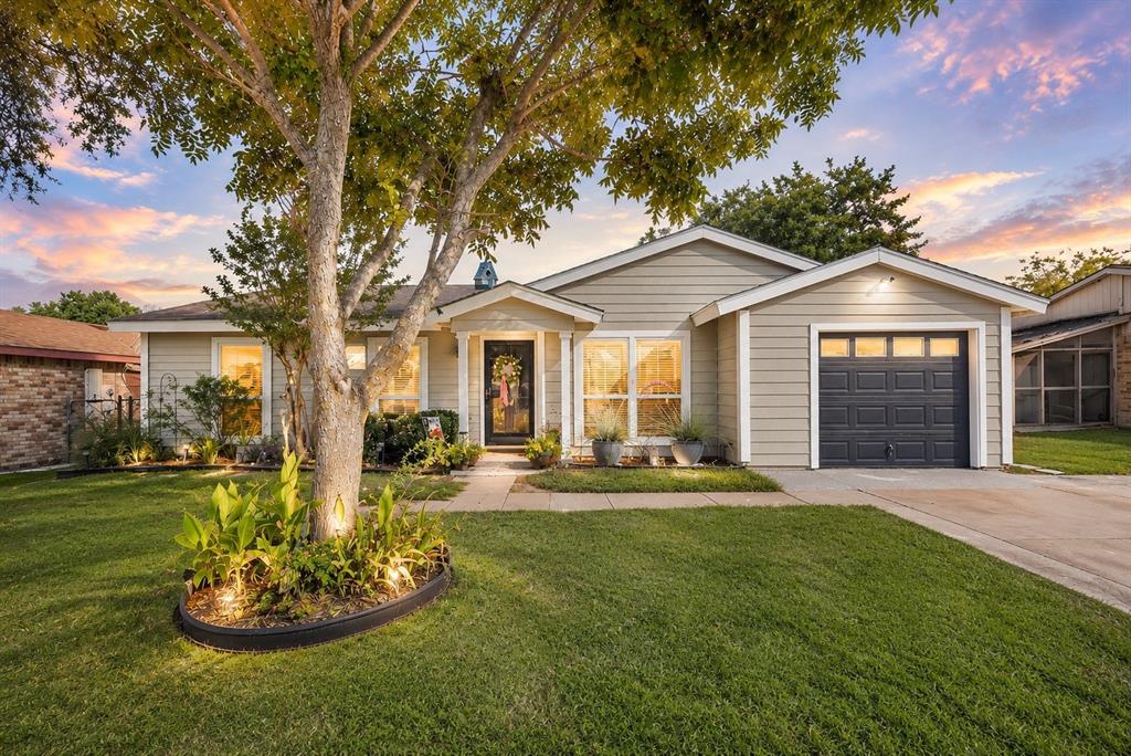 9519 County View Road Dallas, TX 75249 - Photo 1 of 31 Ranch-style residence featuring a gray exterior siding and a single-car garage with a dark gray door