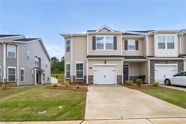$298,400 | 1230 Evelynnview Lane, Kernersville, NC 27284
