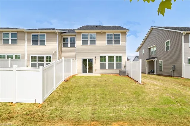 $298,400 | 1230 Evelynnview Lane, Kernersville, NC 27284