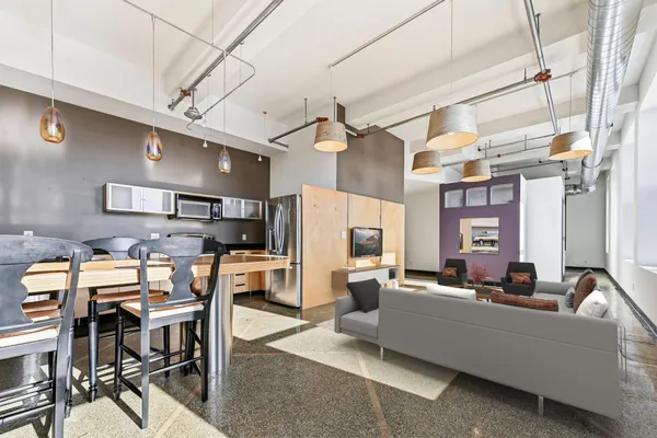 $275,000 | 350 St Peter Street, Unit 909, St. Paul, MN 55102