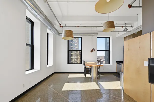 $275,000 | 350 St Peter Street, Unit 909, St. Paul, MN 55102