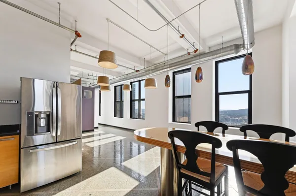 $275,000 | 350 St Peter Street, Unit 909, St. Paul, MN 55102