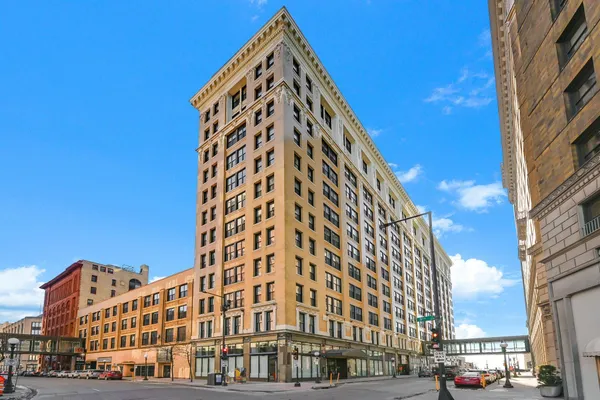 $275,000 | 350 St Peter Street, Unit 909, St. Paul, MN 55102