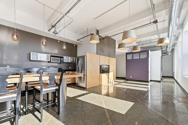 $275,000 | 350 St Peter Street, Unit 909, St. Paul, MN 55102