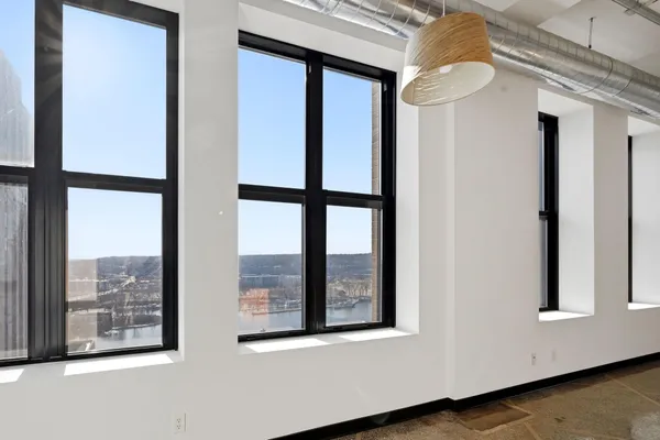 $275,000 | 350 St Peter Street, Unit 909, St. Paul, MN 55102