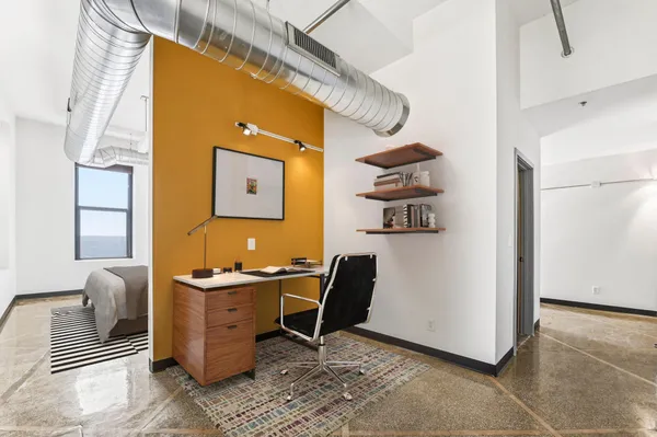 $275,000 | 350 St Peter Street, Unit 909, St. Paul, MN 55102