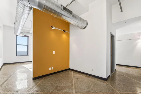 $275,000 | 350 St Peter Street, Unit 909, St. Paul, MN 55102