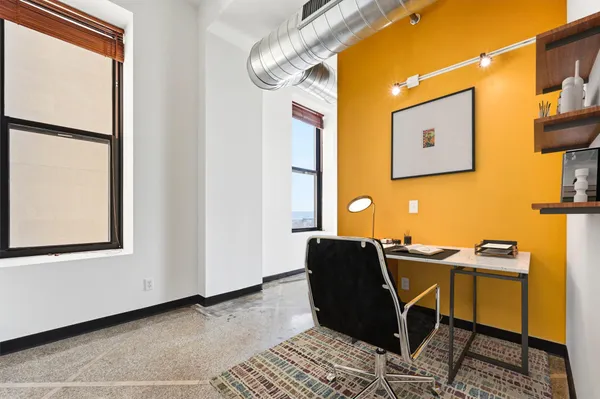 $275,000 | 350 St Peter Street, Unit 909, St. Paul, MN 55102