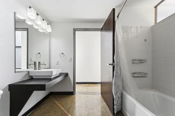 $275,000 | 350 St Peter Street, Unit 909, St. Paul, MN 55102