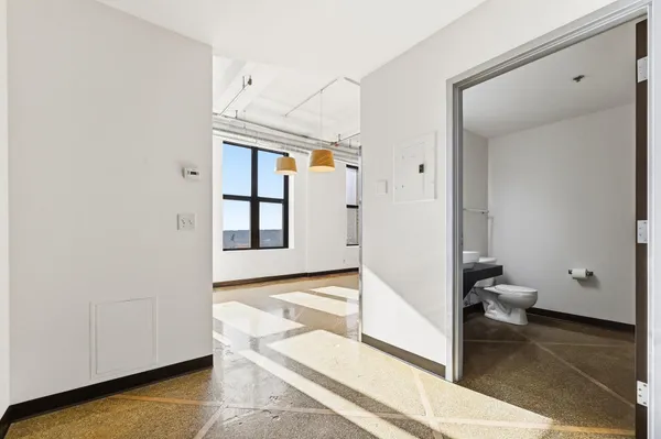 $275,000 | 350 St Peter Street, Unit 909, St. Paul, MN 55102