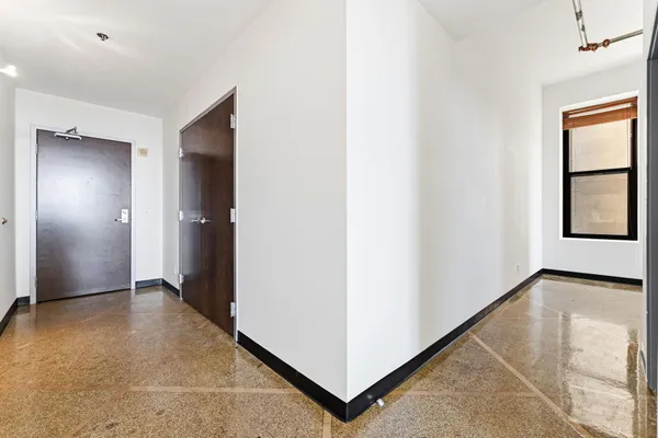 $275,000 | 350 St Peter Street, Unit 909, St. Paul, MN 55102