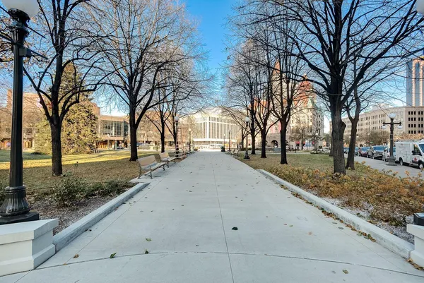 $275,000 | 350 St Peter Street, Unit 909, St. Paul, MN 55102