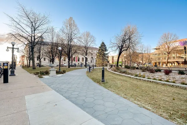 $275,000 | 350 St Peter Street, Unit 909, St. Paul, MN 55102