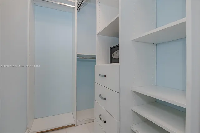 $16,600 | 2301 Collins Avenue, Unit 1506, Miami Beach, FL 33139