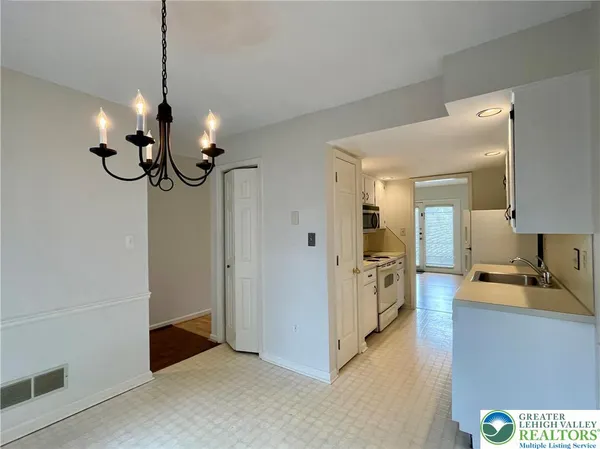$1,895 | 573 Ponds Edge Lane, Unit A4, Allentown, PA 18104