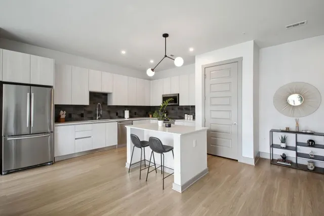 $5,850 | 1050 Howell Mill Road, Unit 2, Atlanta, GA 30318