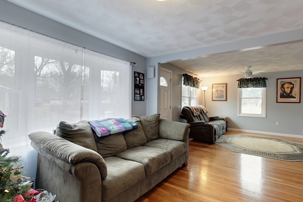 22 Hemlock Road Westford, MA 01886 - Photo 11 of 37 Gallery Image 11