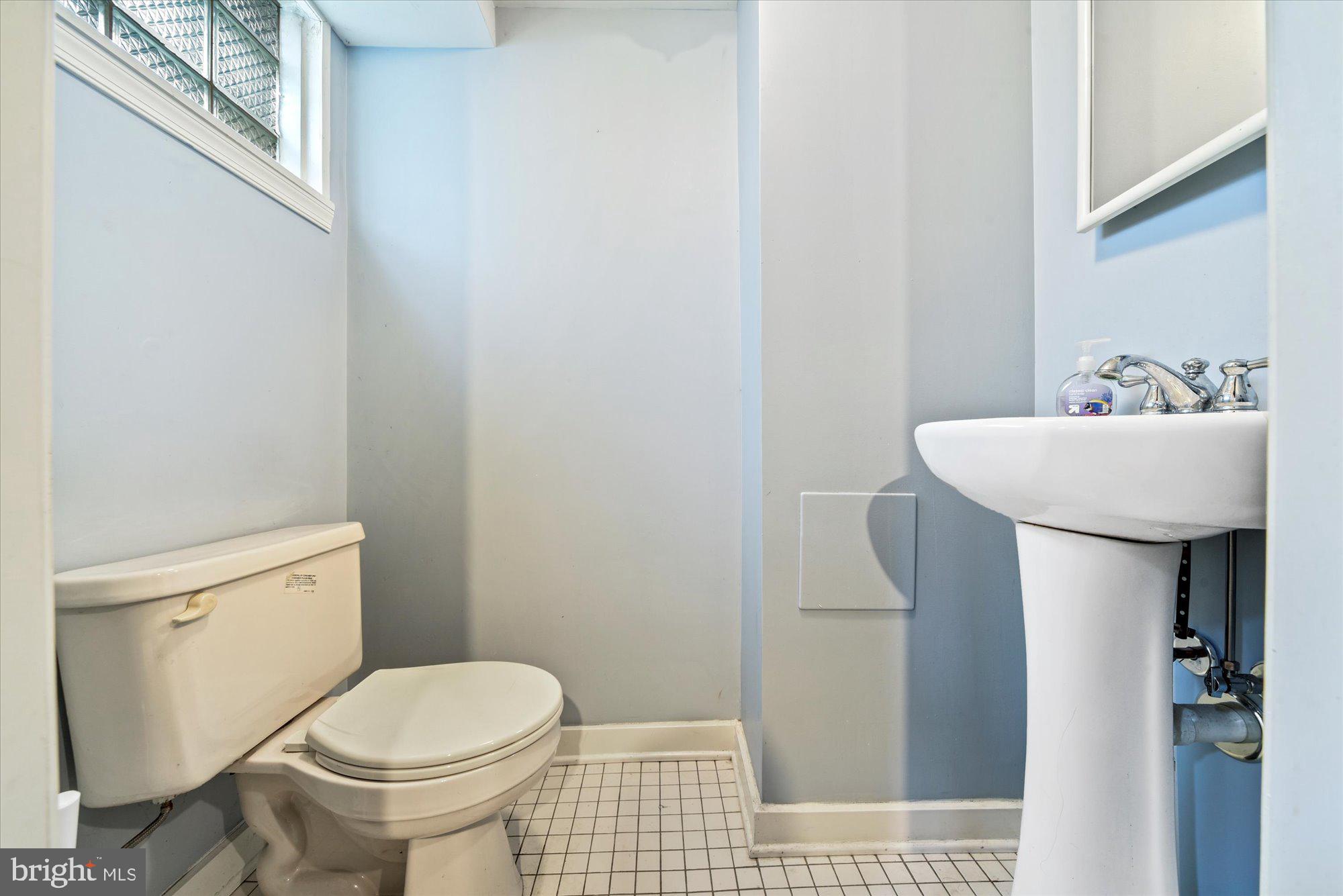 6451 Blenheim Road Baltimore, MD 21212 - Photo 15 of 31