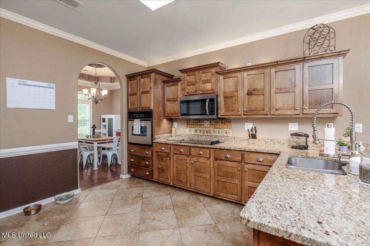 6268 Spring Crossing Olive Branch, MS 38654 - Photo 25 of 41 25-Kitchen
