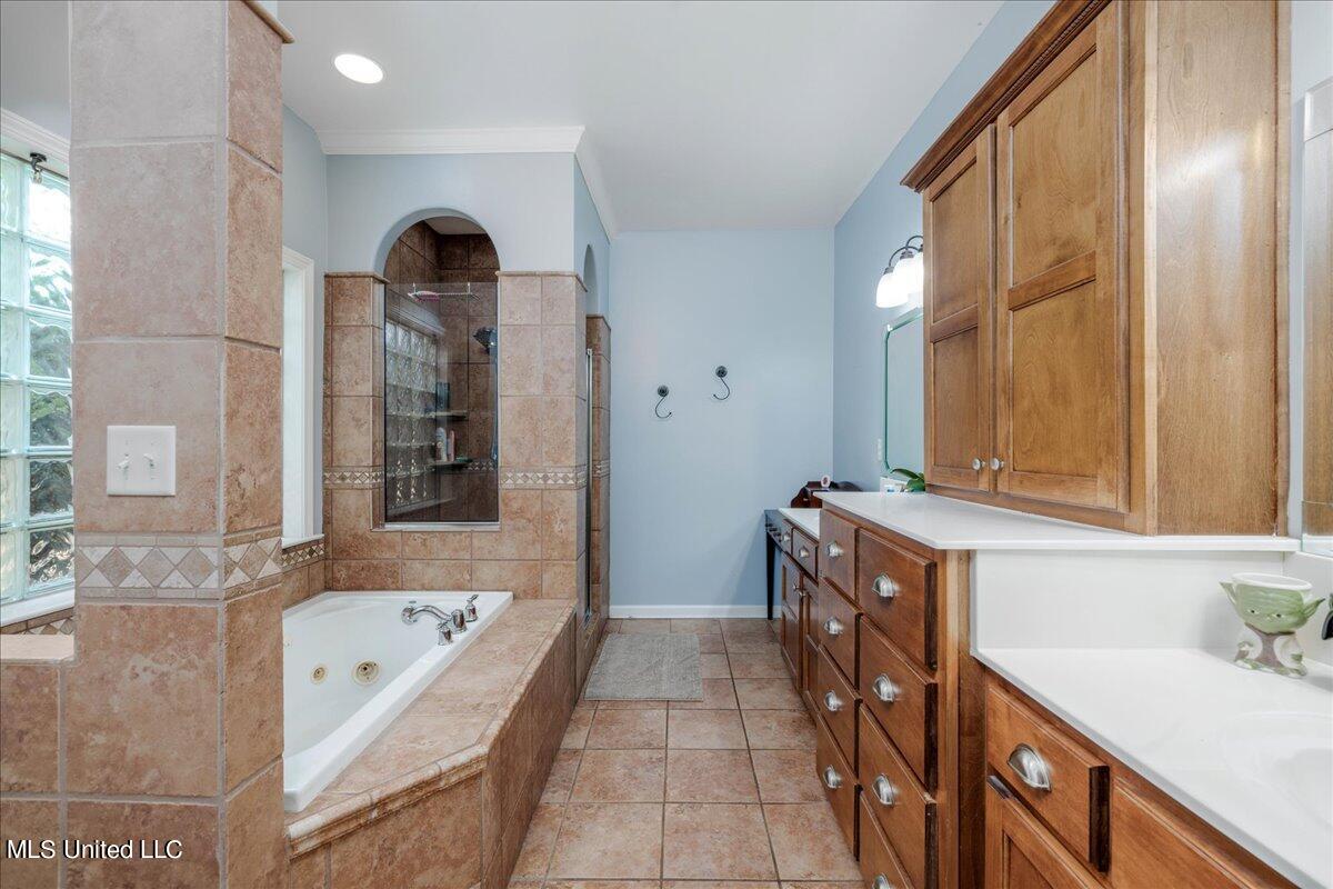 6268 Spring Crossing Olive Branch, MS 38654 - Photo 33 of 41 33-Primary Bathroom