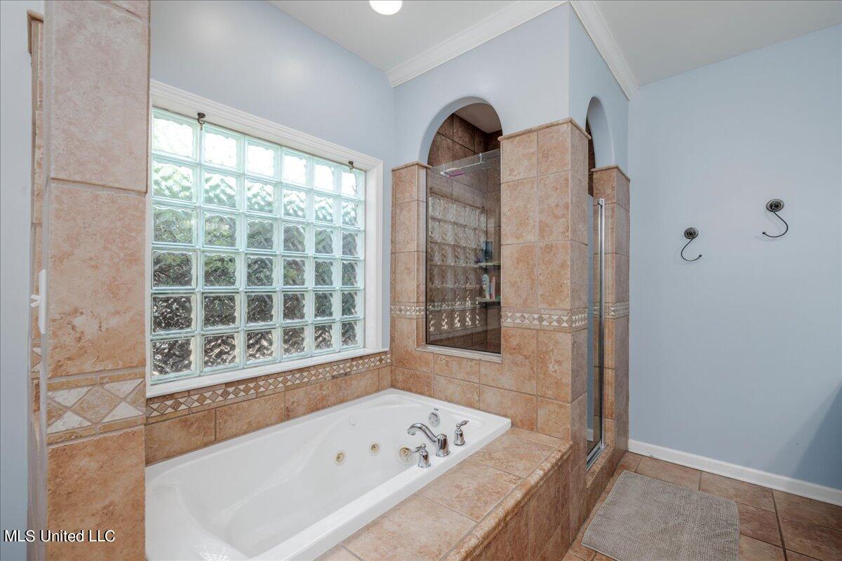 6268 Spring Crossing Olive Branch, MS 38654 - Photo 34 of 41 34-Primary Bathroom