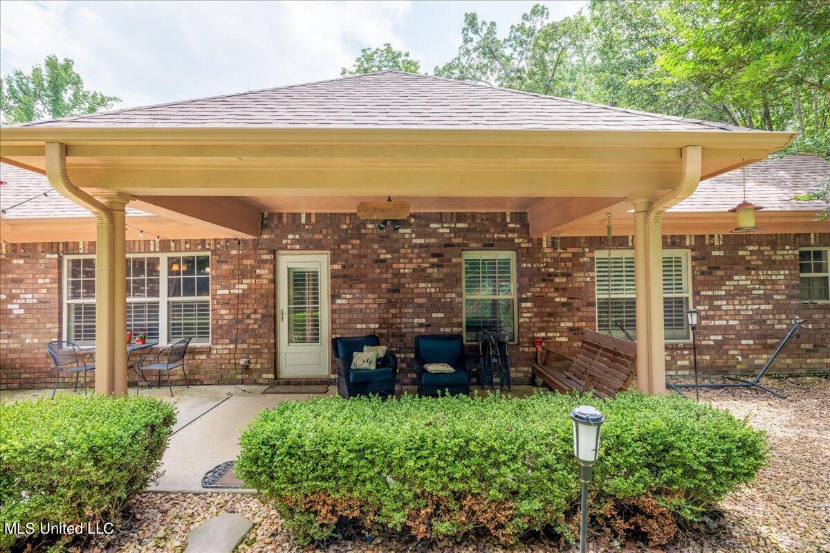 6268 Spring Crossing Olive Branch, MS 38654 - Photo 10 of 41 10-Back patio