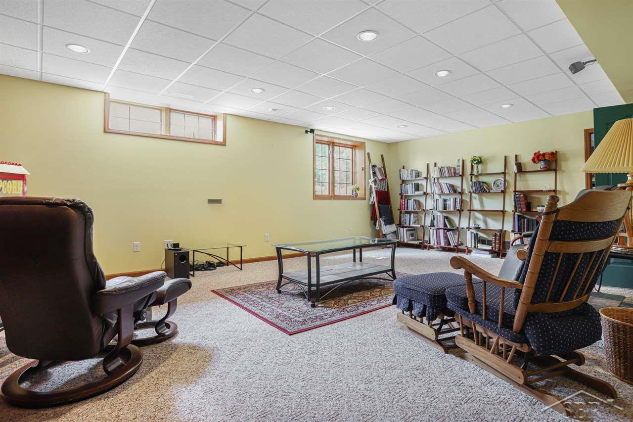 1291 Kennely Road Saginaw, MI 48609 - Photo 34 of 65 50024259-37.JPG