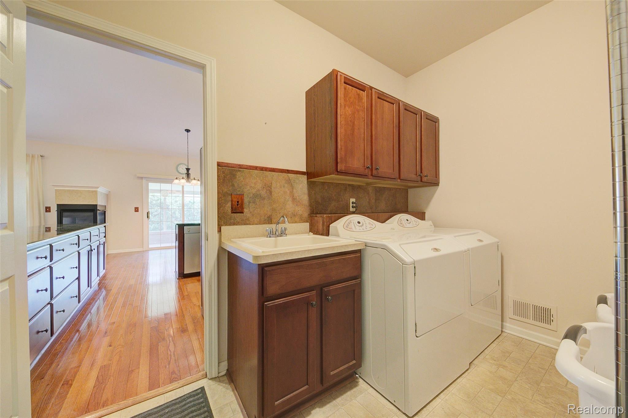 51211 Gold Ridge Lane Canton, MI 48188 - Photo 36 of 51 35 Laundry Room.jpg