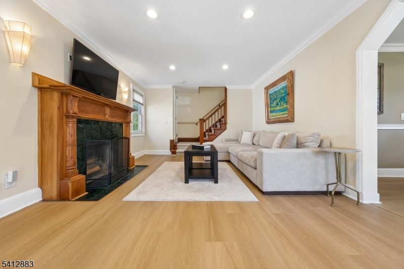 121 Meisel Avenue Springfield, NJ 07081 - Photo 4 of 23