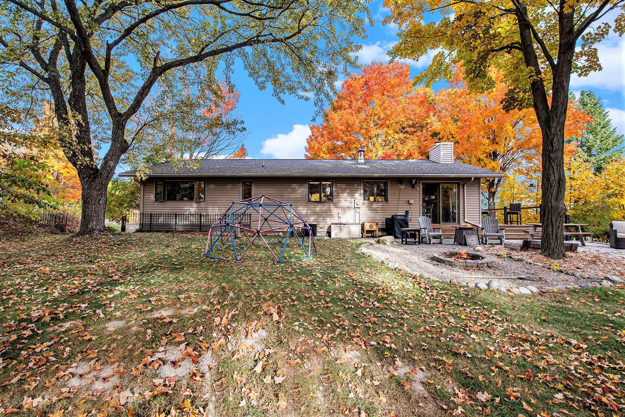 2678 Blue Ridge Lane Traverse City, MI 49685 - Photo 38 of 50 1928397-bd4f5f1e-9445-4941-89d9-174f80baf611.JPG