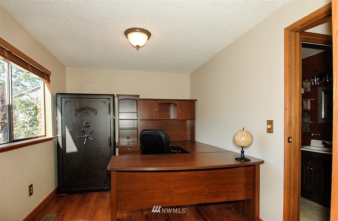 4119 Southeast 4th Place Renton, WA 98059 - Photo 12 of 23