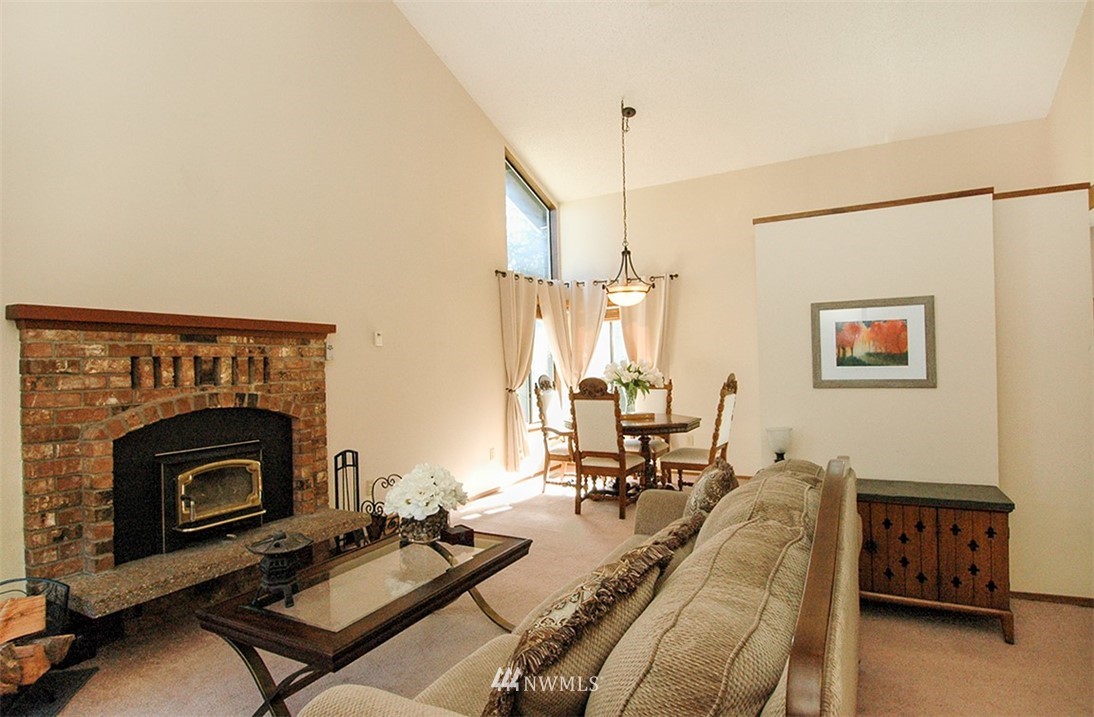 4119 Southeast 4th Place Renton, WA 98059 - Photo 3 of 23