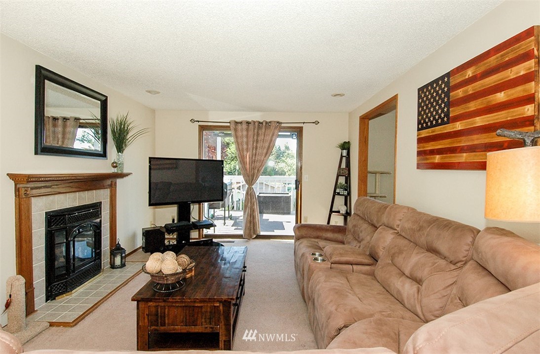 4119 Southeast 4th Place Renton, WA 98059 - Photo 10 of 23