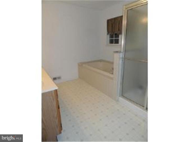 4516 Old Oak Road Doylestown, PA 18902 - Photo 16 of 25 Gallery Image 16
