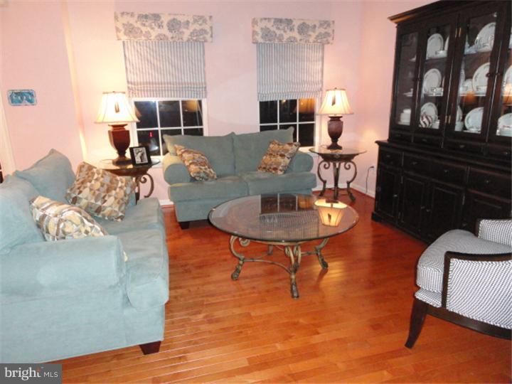 4516 Old Oak Road Doylestown, PA 18902 - Photo 4 of 25 Gallery Image 4