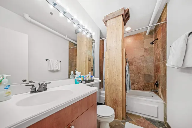 $2,495 | 520 West Huron Street, Unit 113, Chicago, IL 60654