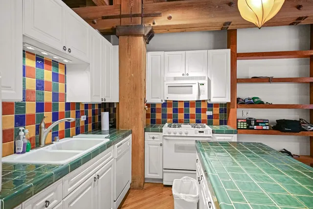 $2,495 | 520 West Huron Street, Unit 113, Chicago, IL 60654