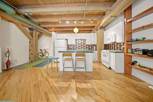 $2,495 | 520 West Huron Street, Unit 113, Chicago, IL 60654