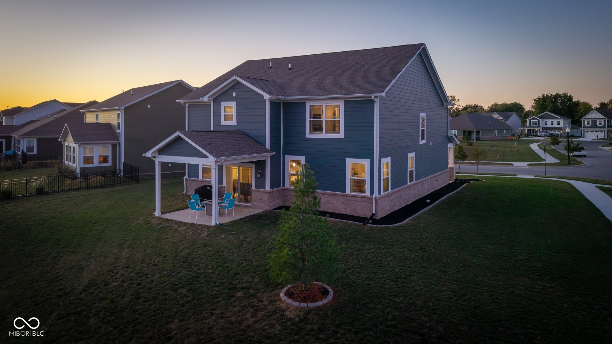 1683 Jackson Street Fortville, IN 46040 - Photo 3 of 32