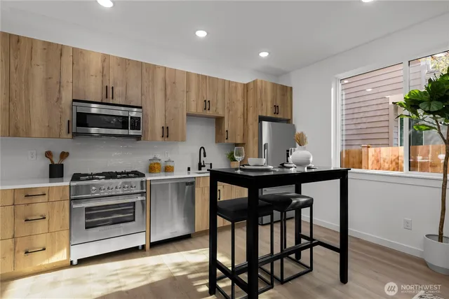 $964,950 | 6540 B Latona Avenue Northeast, Seattle, WA 98115