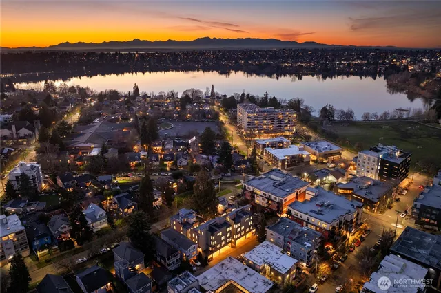 $964,950 | 6540 B Latona Avenue Northeast, Seattle, WA 98115