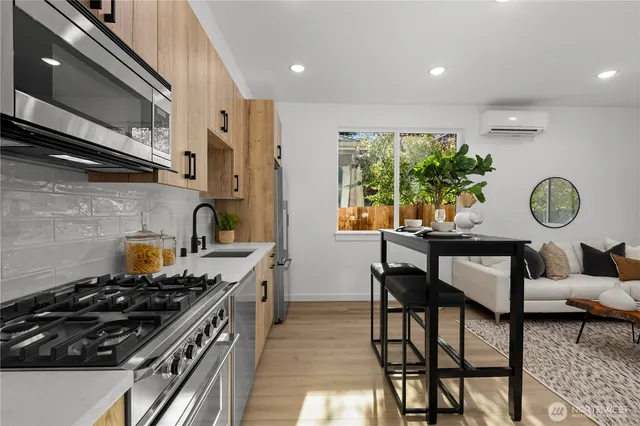 $964,950 | 6540 B Latona Avenue Northeast, Seattle, WA 98115