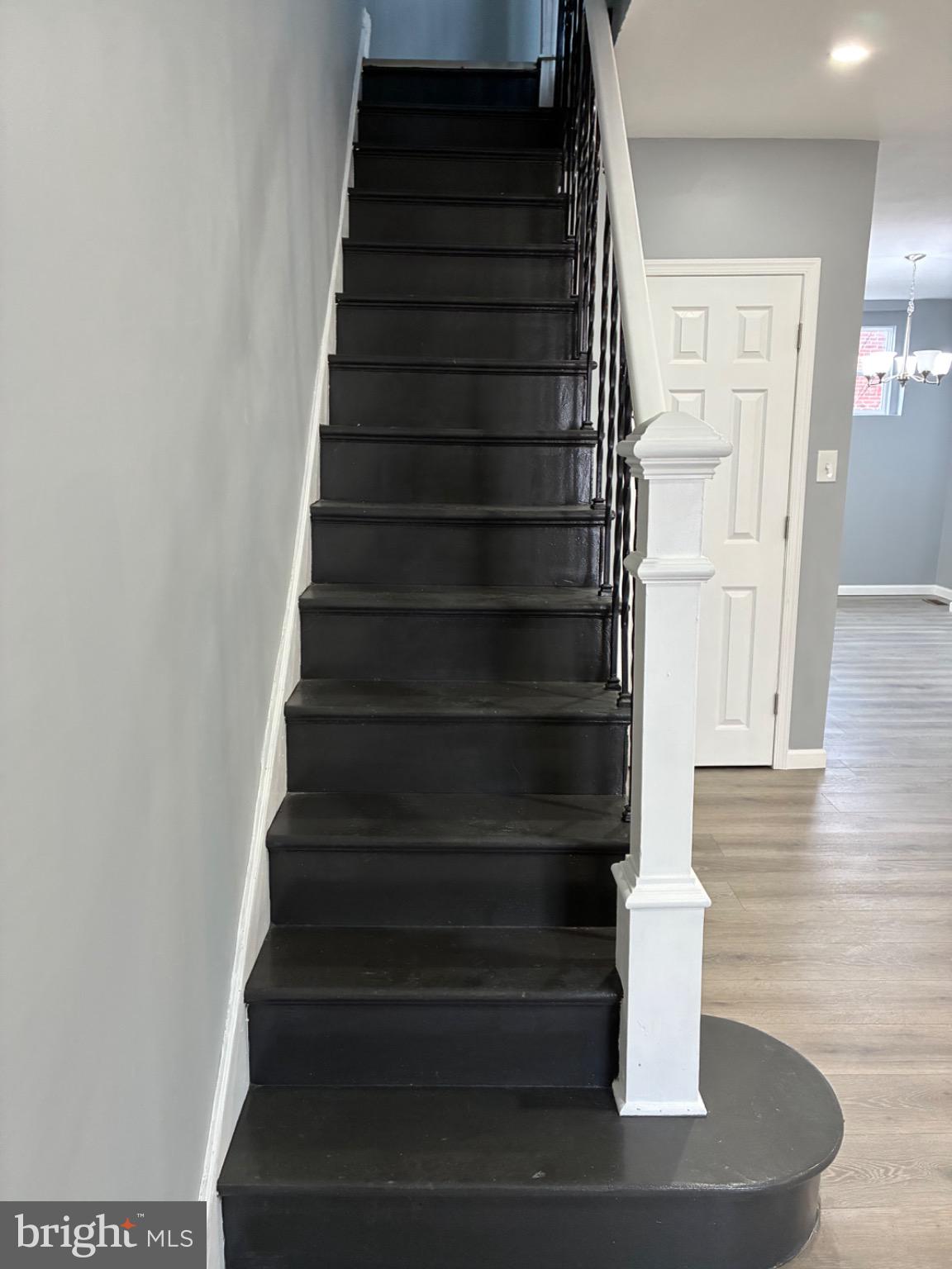 6733 Linmore Avenue Philadelphia, PA 19142 - Photo 41 of 55 a view of entryway