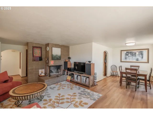 $597,700 | 688 Wyatt Lane, Philomath, OR 97370