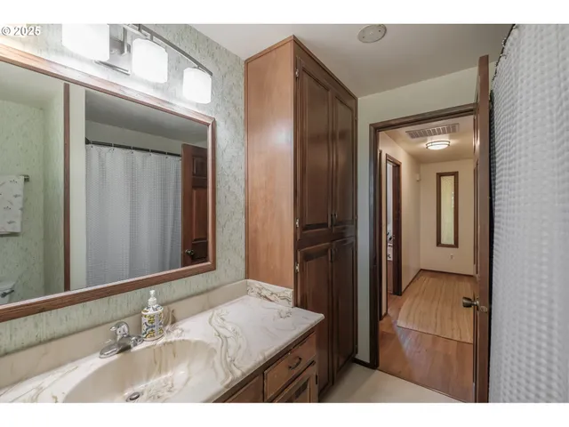 $597,700 | 688 Wyatt Lane, Philomath, OR 97370