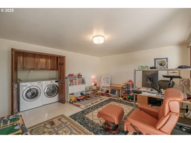 $597,700 | 688 Wyatt Lane, Philomath, OR 97370