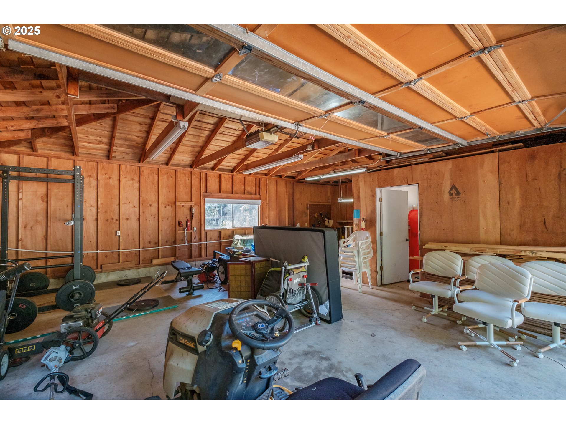 688 Wyatt Lane Philomath, OR 97370 - Photo 35 of 38